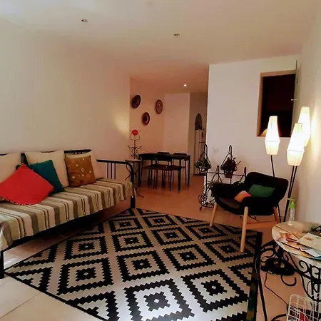 Happy Terrace Downtown Tiny House 100% Portuguese *