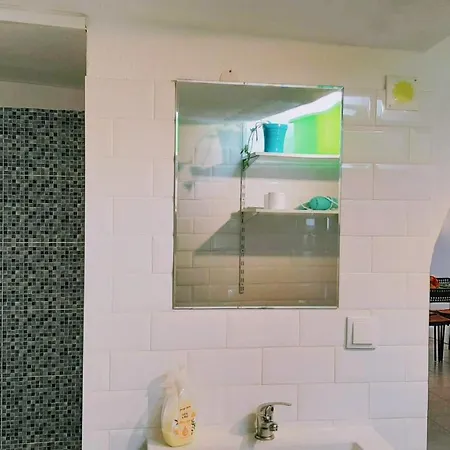 Happy Terrace Downtown Tiny House 100% Portuguese בית נופש *