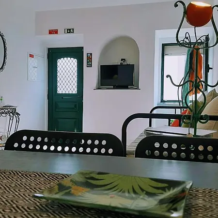 Happy Terrace Downtown Tiny House 100% Portuguese 펜션 파로