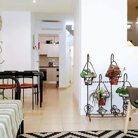Happy Terrace Downtown Tiny House 100% Portuguese Semesterbostad
