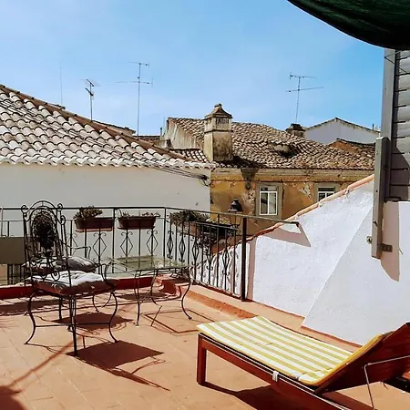 Happy Terrace Downtown Tiny House 100% Portuguese Semesterbostad *